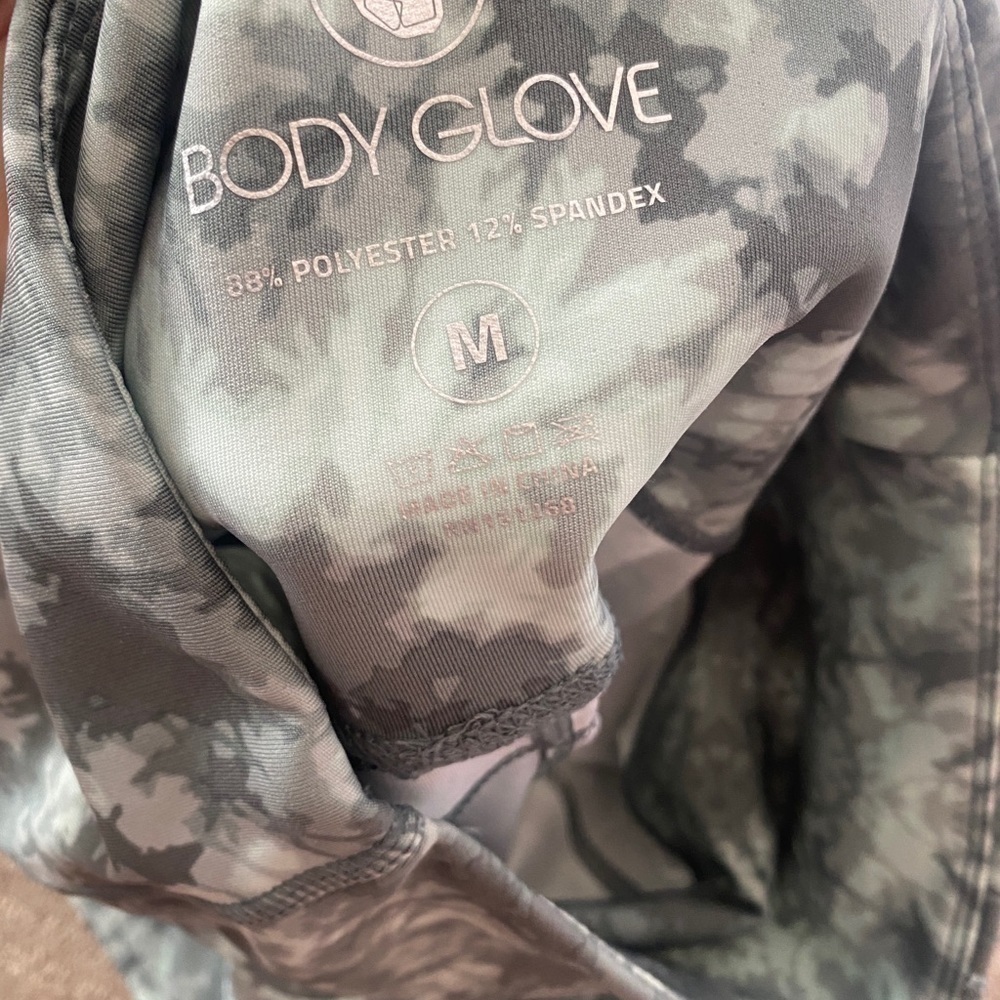 NWT BODY GLOVE women’s biker shorts tie dye - Picture 6 of 6